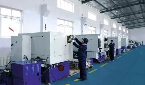 这种工人,将来都是高管!的图2